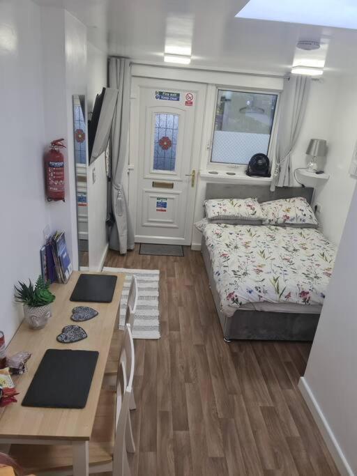 Sunset Place Lower Boscaswell Екстериор снимка