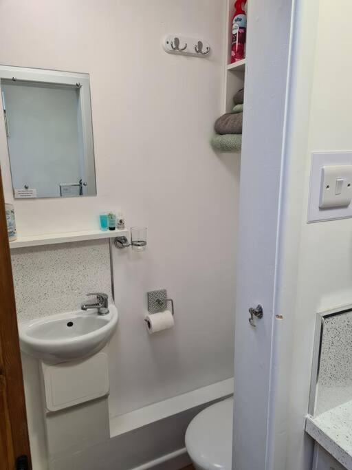 Sunset Place Lower Boscaswell Екстериор снимка
